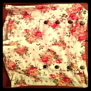 100% cotton Floral print High waisted shorts